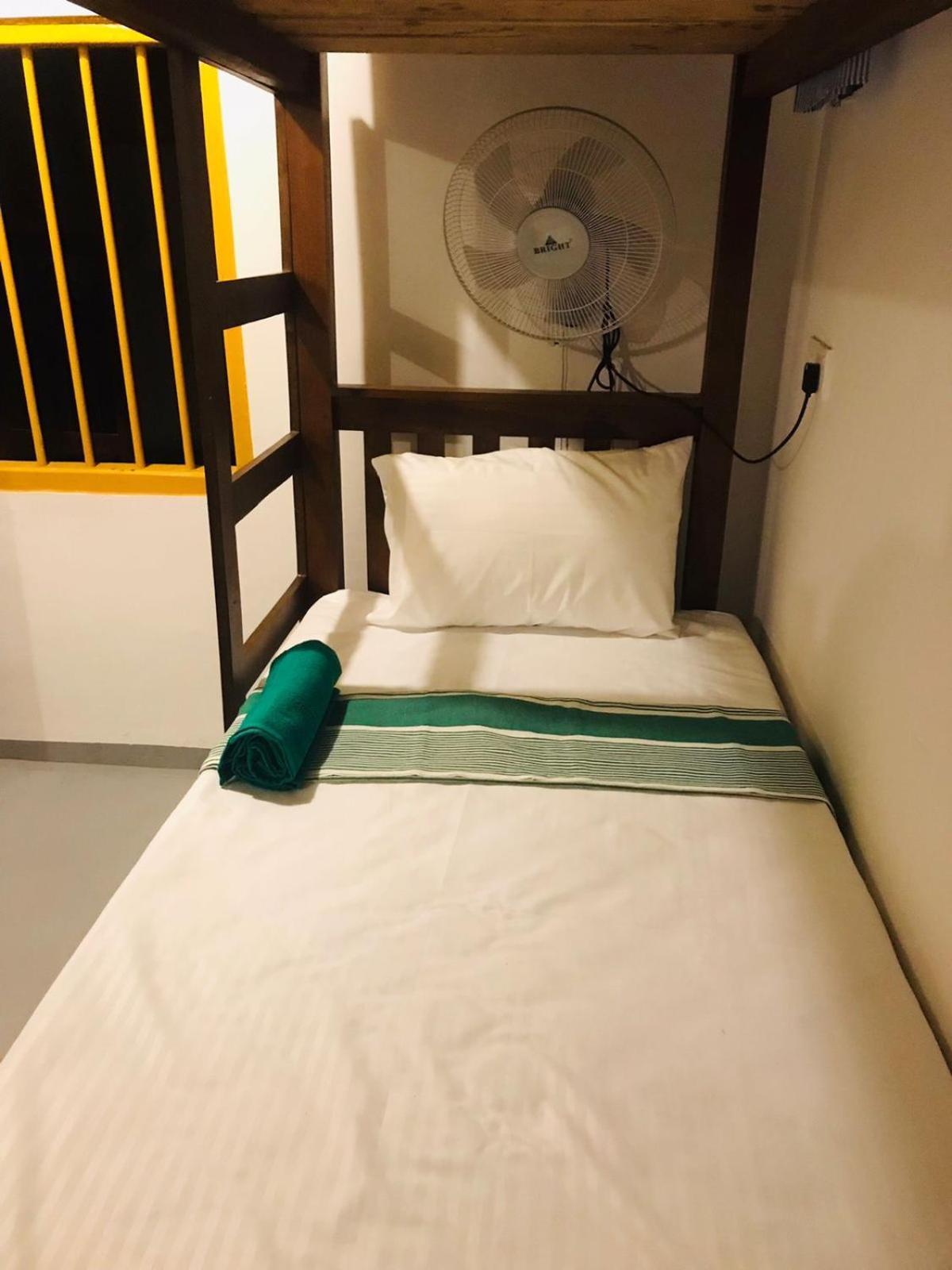 Tharurashmi Sea Pond Villa & Surf Hostel - Hiriketiya Dikwella Ngoại thất bức ảnh