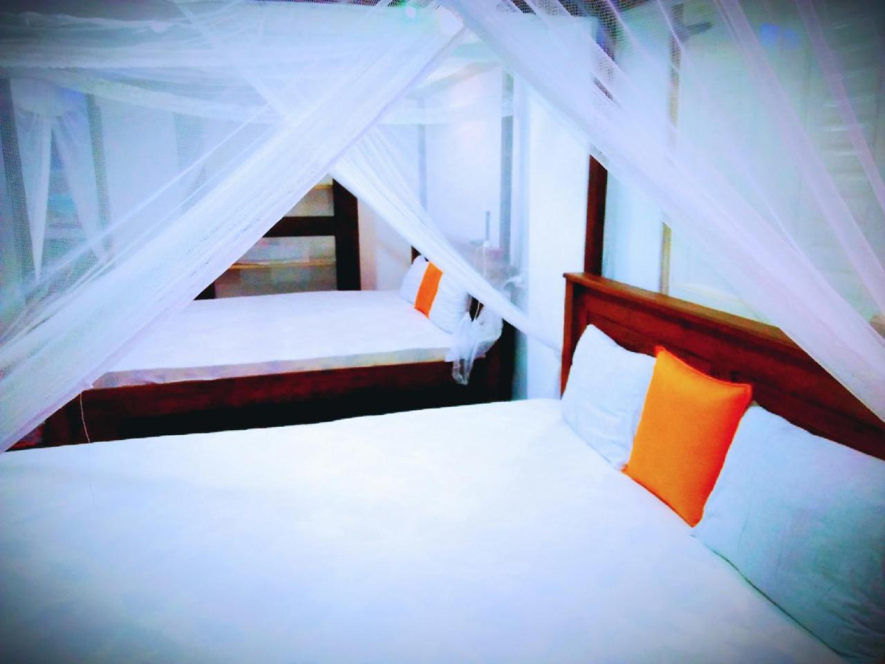 Tharurashmi Sea Pond Villa & Surf Hostel - Hiriketiya Dikwella Ngoại thất bức ảnh